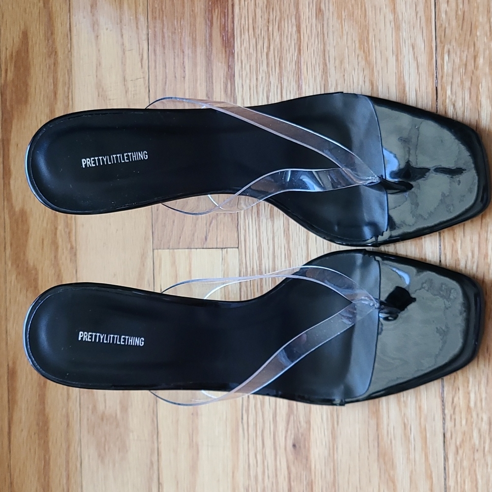 Thong heeled sandals